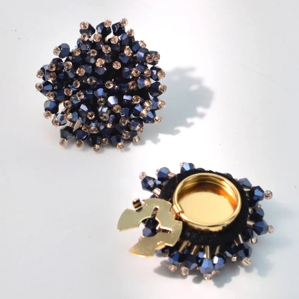2PCS Elegant Button Covers Handmade Beaded Crystal Cufflinks for Women Shirt Button Clips Jewelry Decoration Accessories