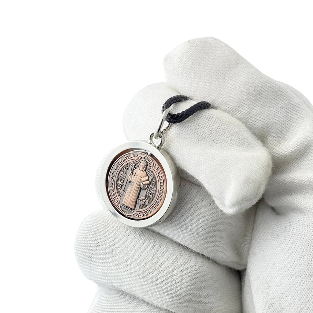 New St Benedict Medal Necklace Catholic Protection Cross Pendant Men Women Exorcism Religious Jewelry Blessed Amulet Holy Gift